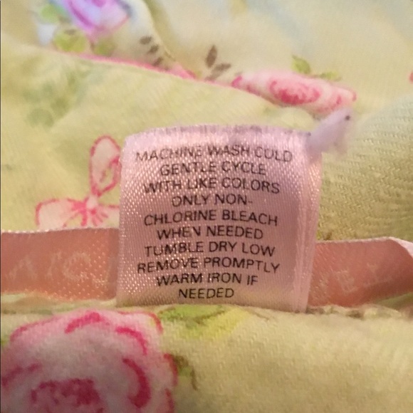 GUC, Victoria’s Secret Flannel Pajama Set, Size M, Light Green & Pink - Picture 7 of 10